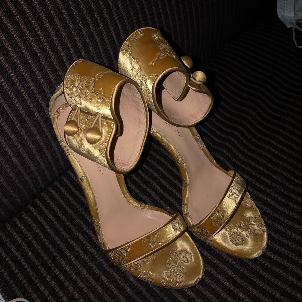 Gianvito Rossi  velour sandals